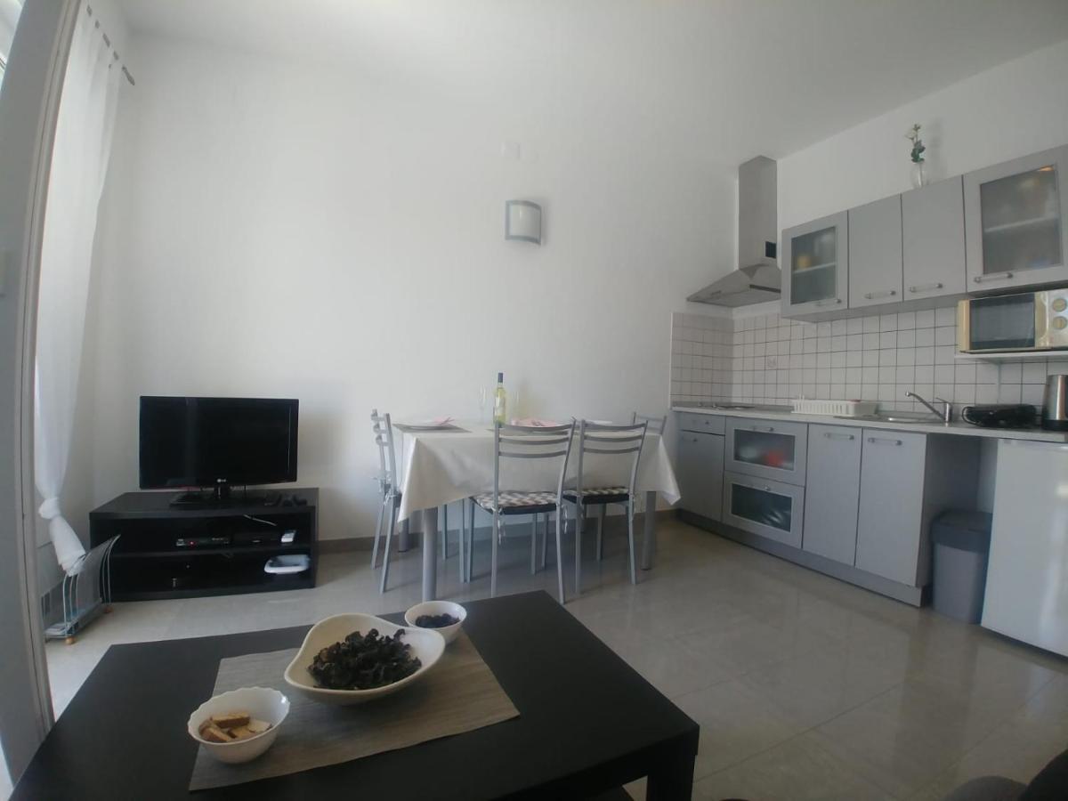 메덜린 Lana Apartman 아파트 외부 사진
